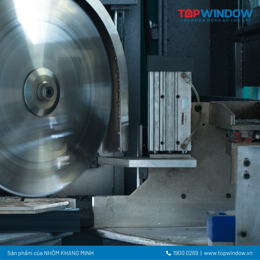 Cửa Thông Phòng Công Nghệ Mới Topwindow-Room Được Sản Xuất Theo Tiêu Chuẩn Tại TTSX Cửa Nhôm TP.HCM 1